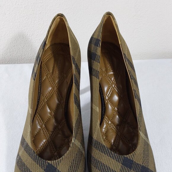 NIB! Burberry Baby Check Knit Stiletto Pump in Furrow/Olive Green - 38 (8) - Picture 10 of 15